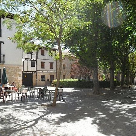 Hotel Rey Chindasvinto Covarrubias Extérieur photo